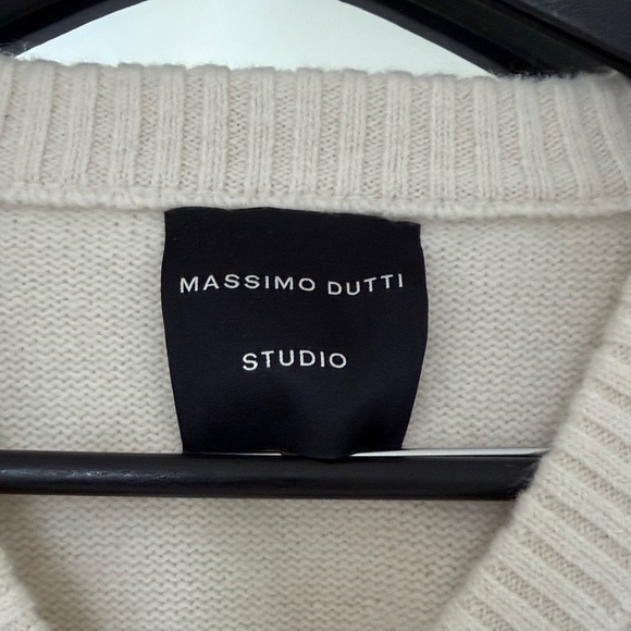 Massimo Dutti V-Neck Sweater - Cream and Black Argyle - Picture 2 of 6